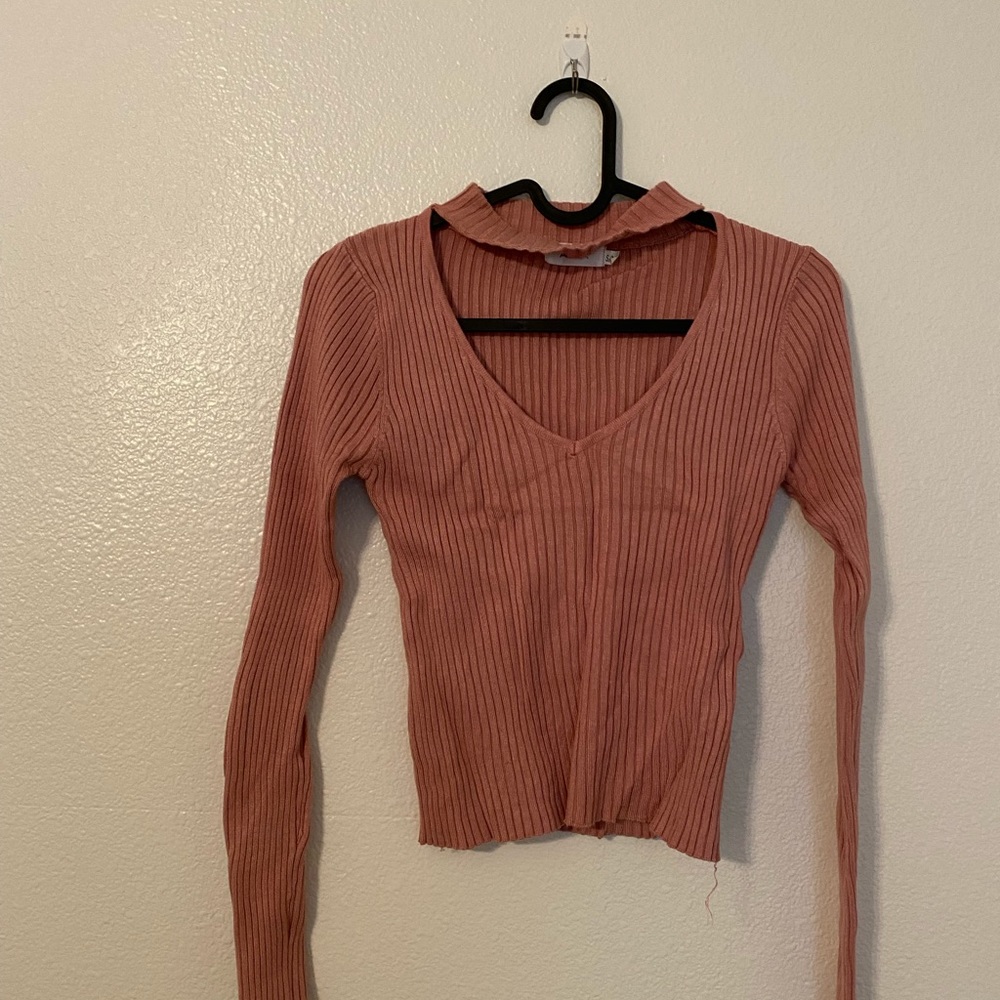 V NECK KNIT TOP IN DUSTY PINK